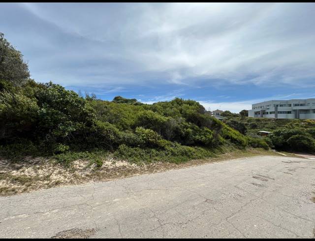1,145M² VACANT LAND FOR SALE IN PARADISE BEACH